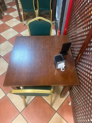 Lote mesas y sillas hostelería,lote completo 1200€