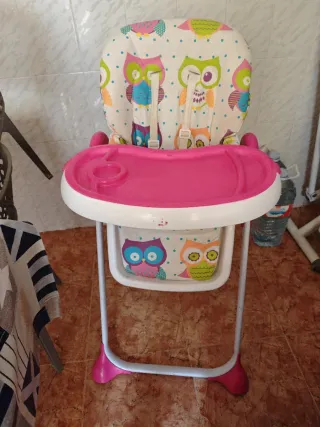 Trona de bebé con estampado de búhos