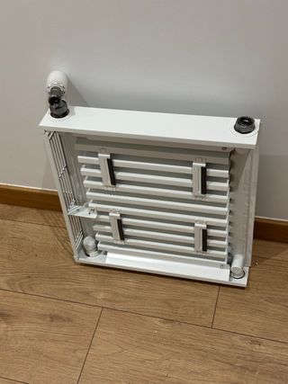 Radiador agua 40x40cm blanco