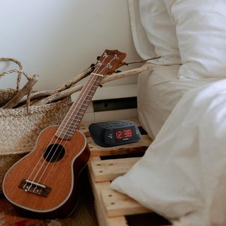 Metronic 477003 - Radio Despertador Digital con Re