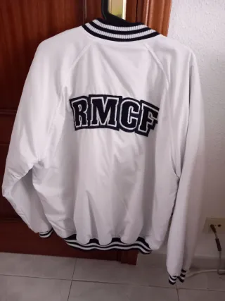 Chaqueta bomber universitaria Real Madrid retro