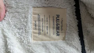 Chaqueta azul con forro polar interior