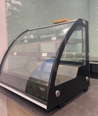 Vitrina Makro refrigerada - ¡Solo 3 meses de uso!