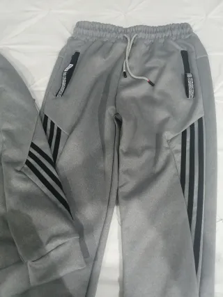 Conjunto Chándal Gris Sin Estrenar. TallaM, pero s