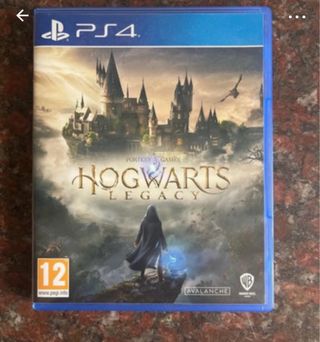 PS4 (PlayStation 4) Negra + 4 Juegos