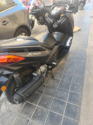 Yamaha XMAX 125 Negra año 2020 revisiones al día
