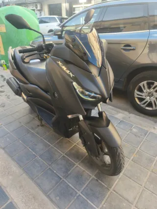 Yamaha XMAX 125 Negra año 2020 revisiones al día
