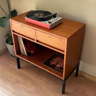 Mueble aparador vintage madera y metal