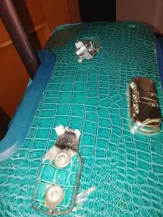 Maleta con ruedas y tirador