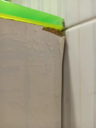 Mueble de baño con encimera verde