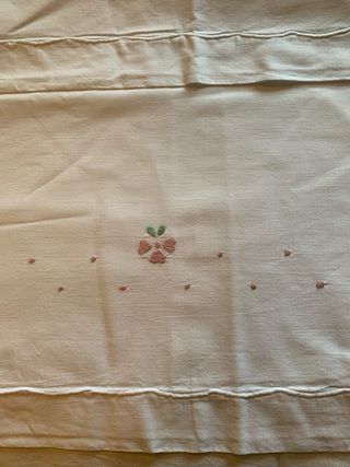 2 federe ricamate a mano cotone di una volta