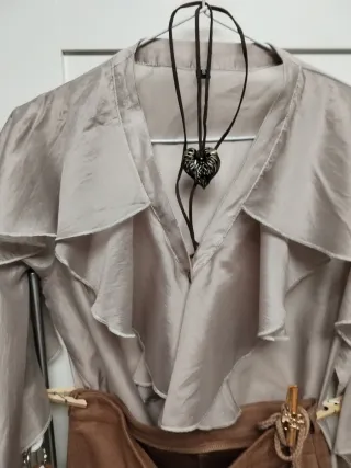 Conjunto Falda Asimétrica y Blusa