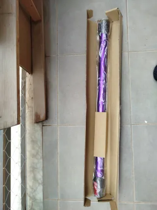 Tubo Dyson V8, original morado