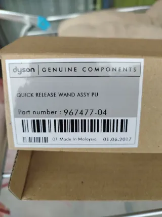 Tubo Dyson V8, original morado