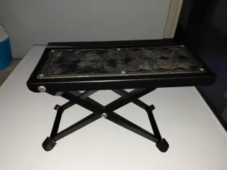 Poggiapiedi per chitarra