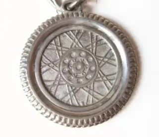 Llavero Kawasaki vintage logo rueda llanta