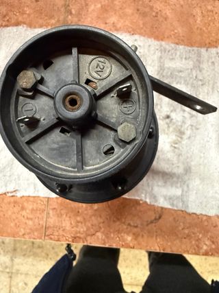 Bocina de coche antigua cromada y roja