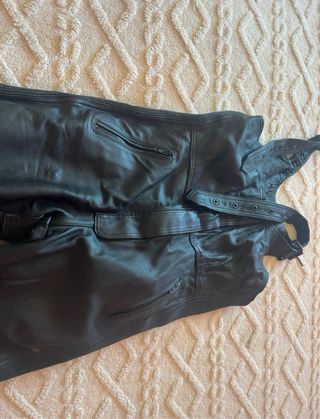 Pantalón Peto Moto Cuero Mujer