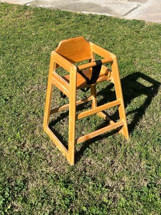 Trona de madera infantil