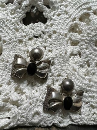 Orecchini,coperte,vestiti, borse