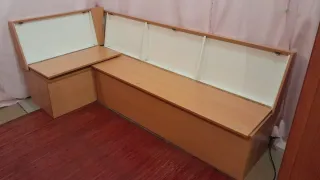 Mesa y banco rinconero