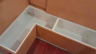 Mesa y banco rinconero