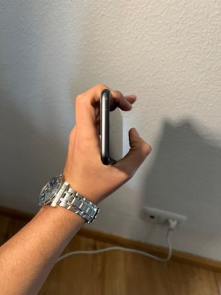 IPhone 11 Black 87% Battery