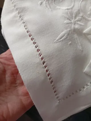 Mantel de merienda bordado