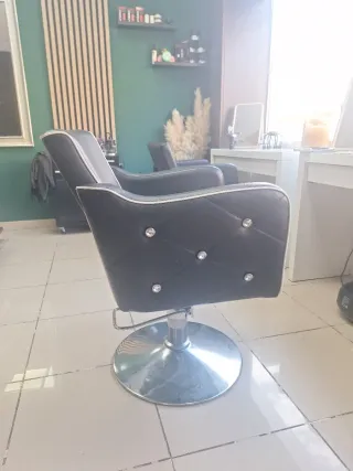 Silla de peluqueria negra con elevador