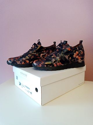 Zapatos cordones señora.