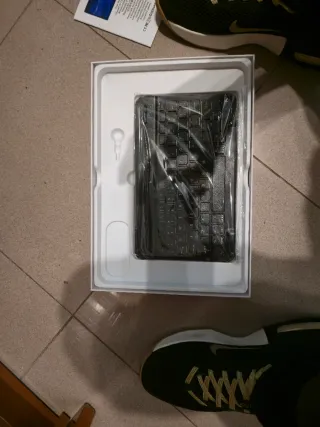 Nueva Tablet con Teclado y Funda