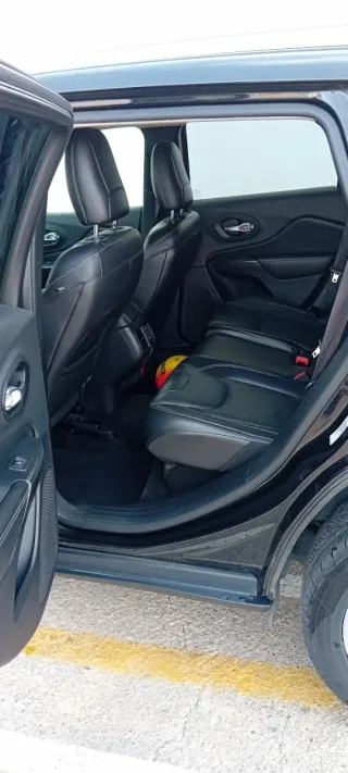 Cambio por FURGONETA Jeep cherokee 2015