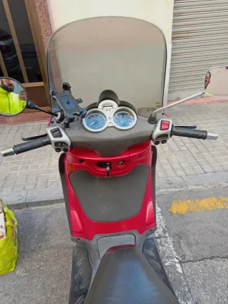 Piaggio Beverly 125cc Scooter