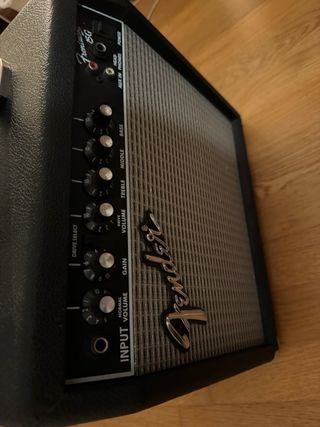 Amplificador Fender Frontman 15G