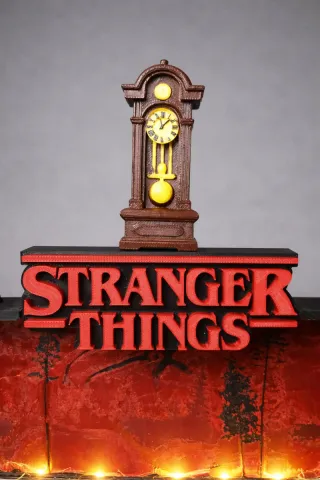 Diorama Stranger Things in 3D con LED