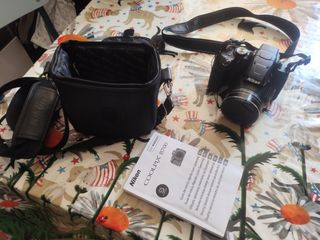 Cámara Nikon Coolpix B700 Negra