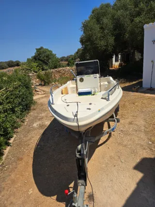 Embarcación Open 450 con motor Yamaha