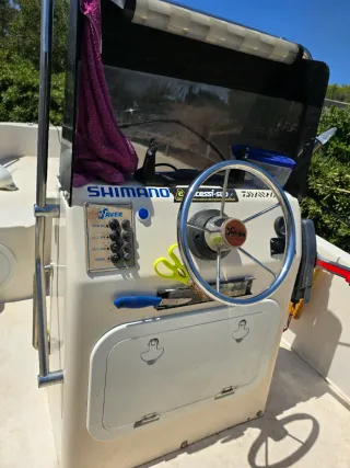 Embarcación Open 450 con motor Yamaha