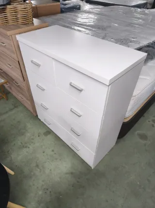 Cómoda 5 cajones blanca y cambrián