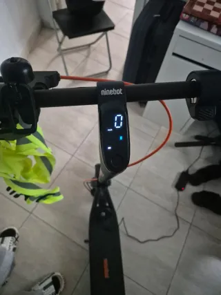 Patinete Ninebot Kickscooter F2 Plus nuevo