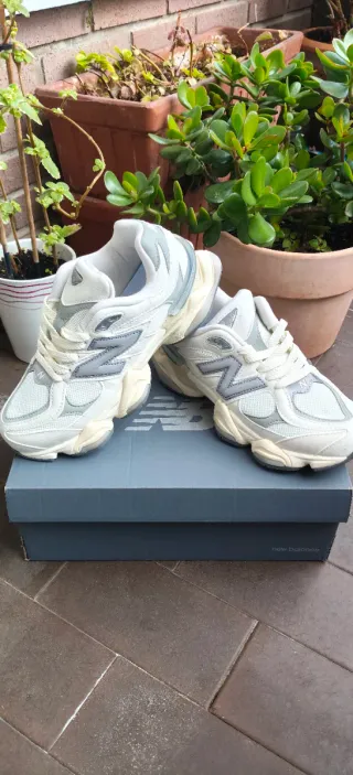 New Balance 9060 Gris Talla 39.5
