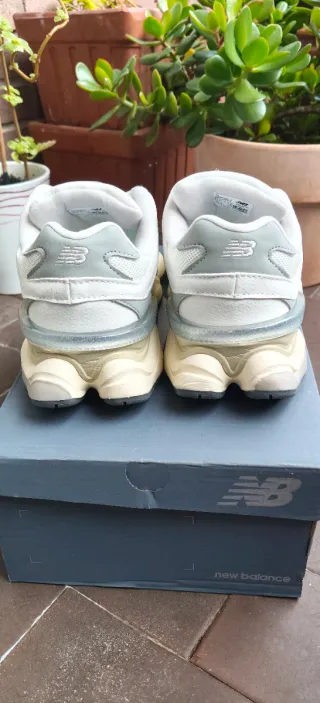 New Balance 9060 Gris Talla 39.5