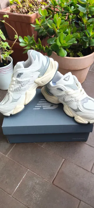 New Balance 9060 Gris Talla 39.5