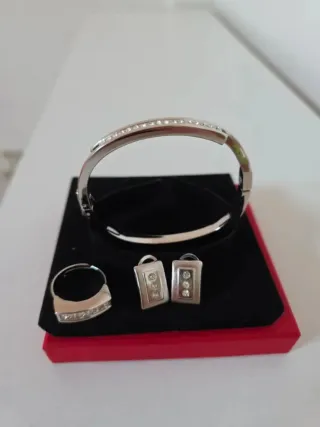 Conjunto collar y pulsera rosas