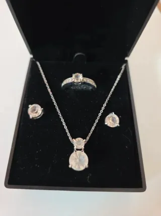 Conjunto collar y pulsera rosas