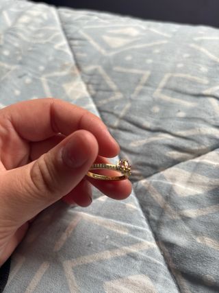 Anillo Pandora Oro y Piedras Rosas