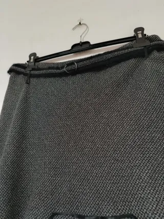 Gonna grigia e nera con cinturino