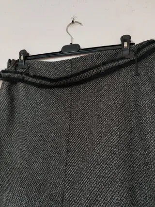 Gonna grigia e nera con cinturino