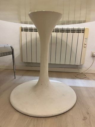 Mesa diseño moderno redonda vidrio y base blanca