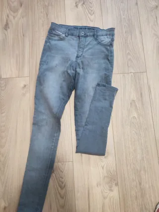 Pantalón vaquero gris desgastado Pull&Bear